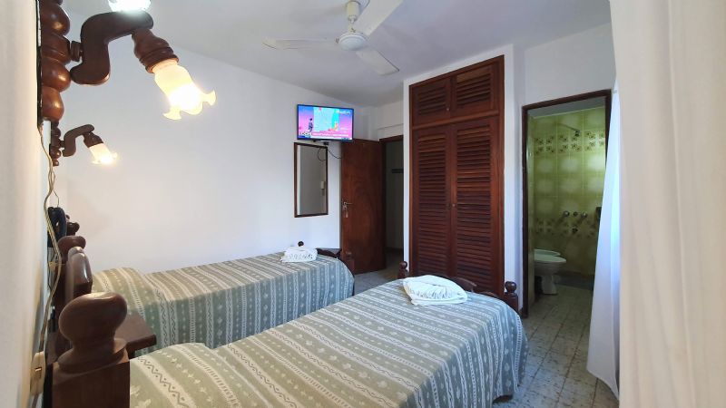 Habitación con dos camas simples. de Hotel Garay 
